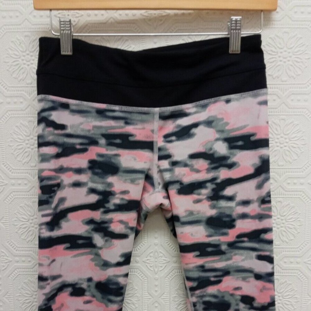 Lululemon Pink & Black Fadeout Camo Athletic Wear Pull On 7/8 Leggings Size 4